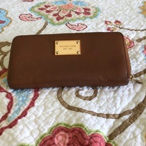 MK Wallet in Camel all leather